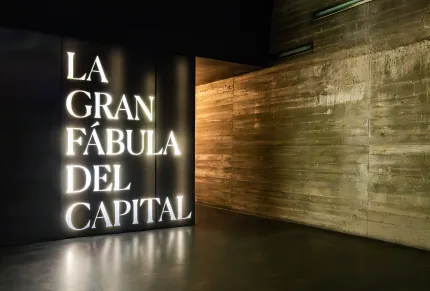 Visita de la exposición La gran fábula del capital. Conde Duque. © Patricia Nieto 01